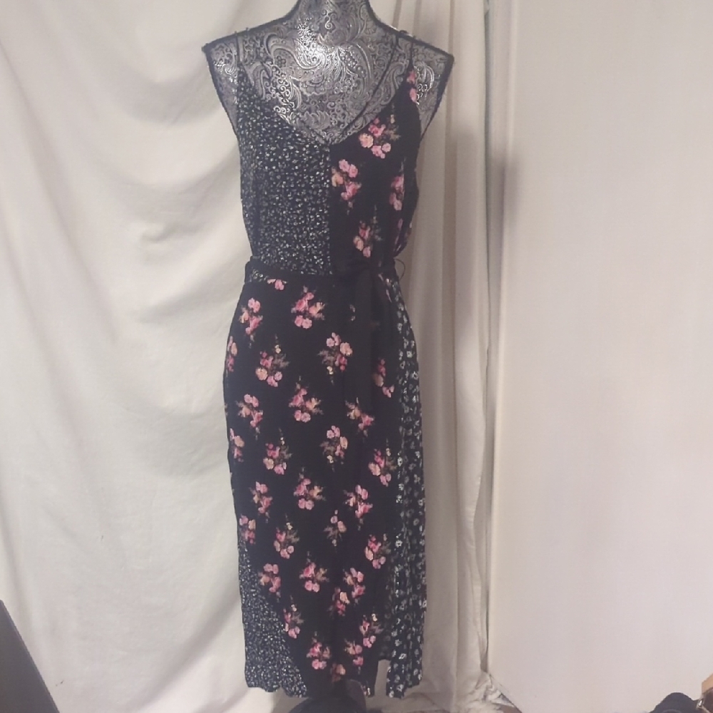 Topshop Black and Pink Mixed Floral Midi Dress - Picture 2 of 10